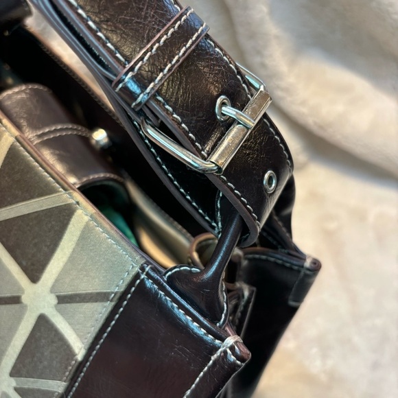 Nine & Co. Shoulder Bag Brown Tan Geometric Silver-Tone Hardware Classic - Picture 7 of 16